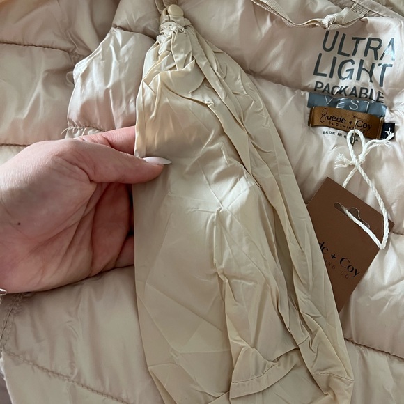 Cream Puffer Vest - Picture 8 of 8